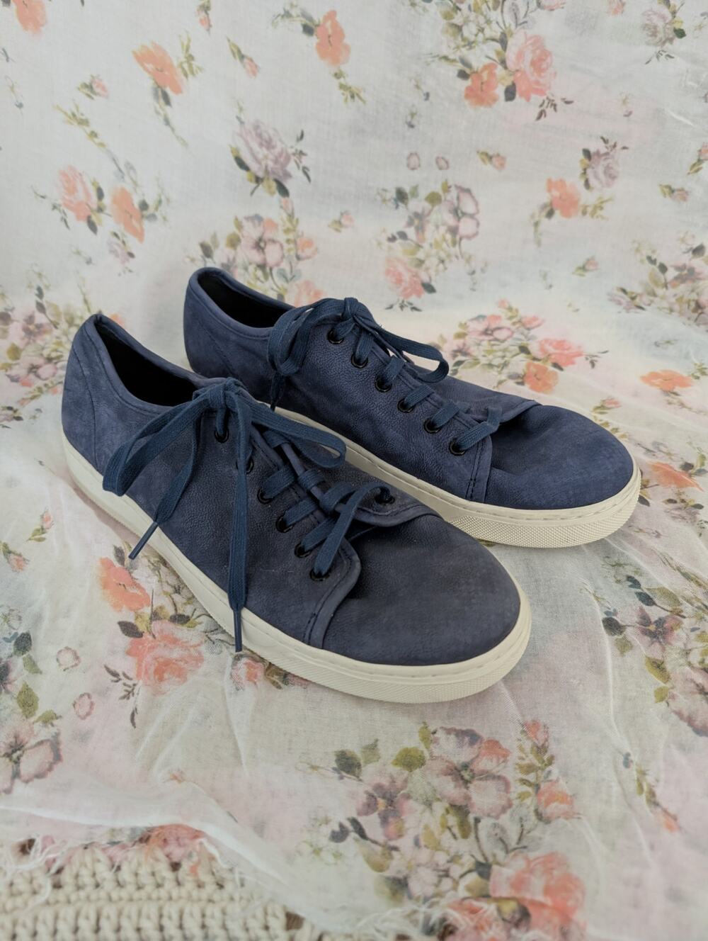 Vince men's blue suede lace up shoes